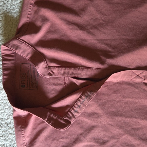 Figs Technical Collection Rafaela Oversized Scrub Top in Mauve - Picture 4 of 12